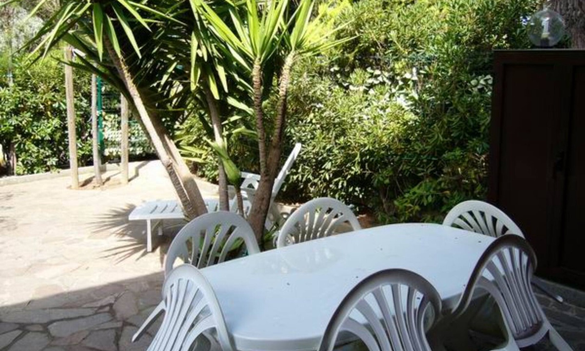Giannella House | Holiday Home 'Residence Giannella - Robinia 35' with Private Garden and Air Conditioning