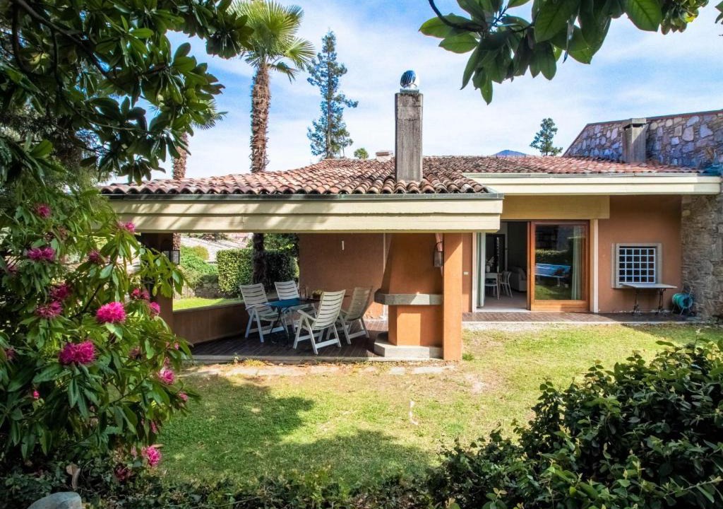Porto Valtravaglia House | Holiday Home Villa Camelia by Interhome