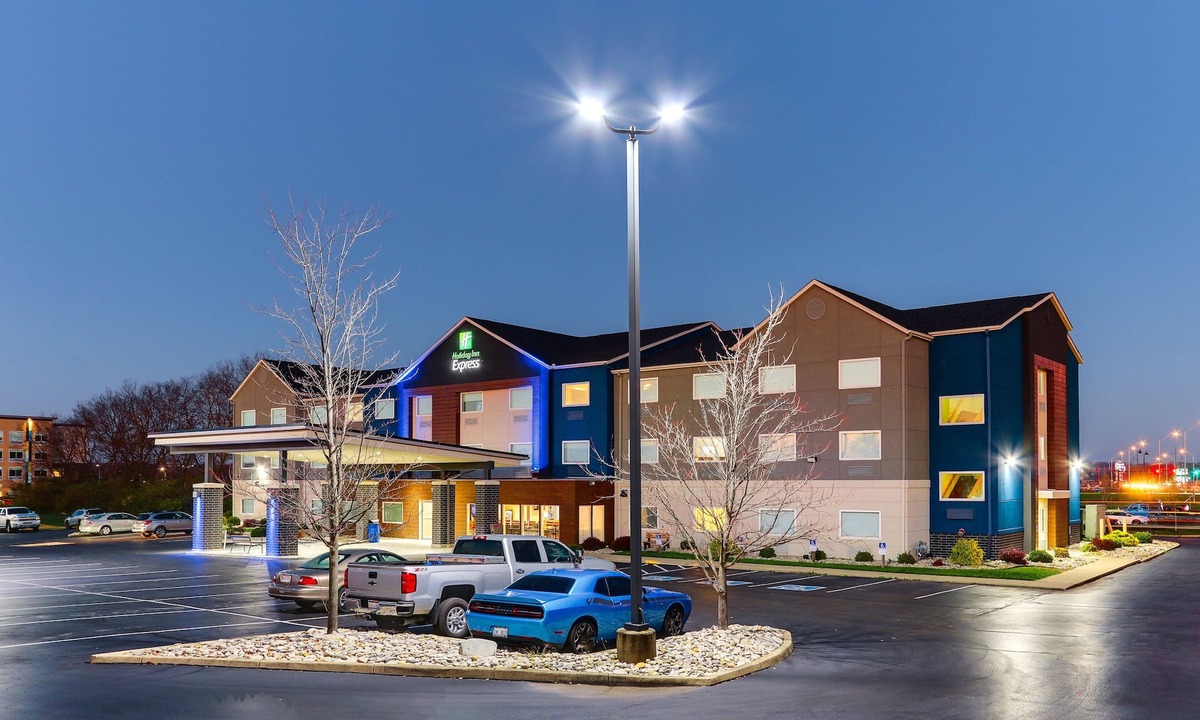Monroe Hotel | Holiday Inn Express Cincinnati North - Monroe by IHG