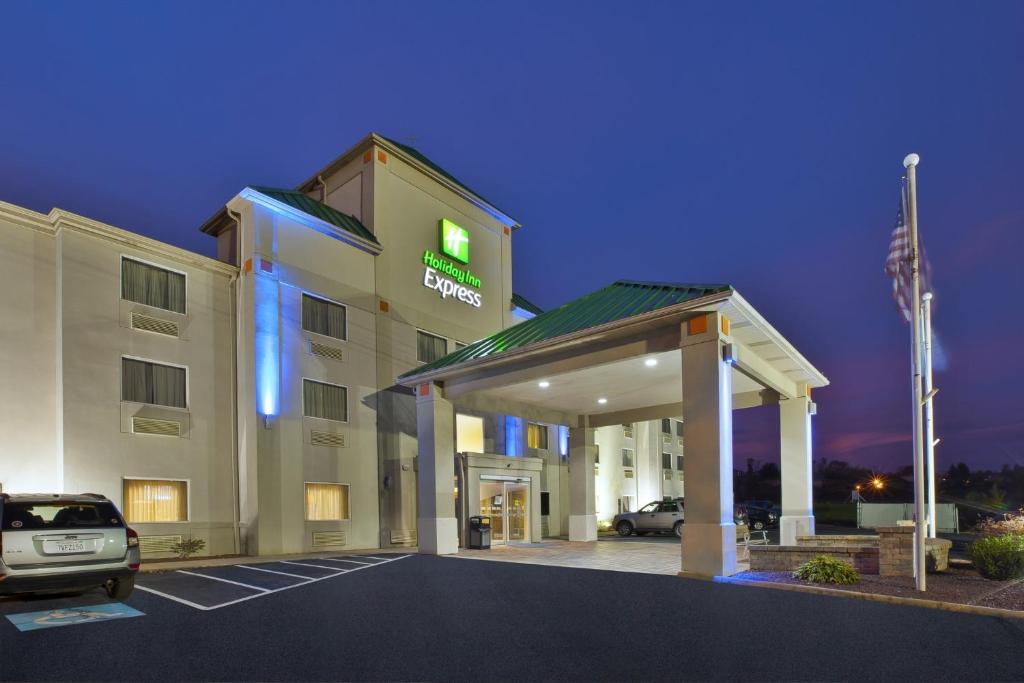 Wendel Hotel | Holiday Inn Express Irwin PA TPK Exit 67 by IHG