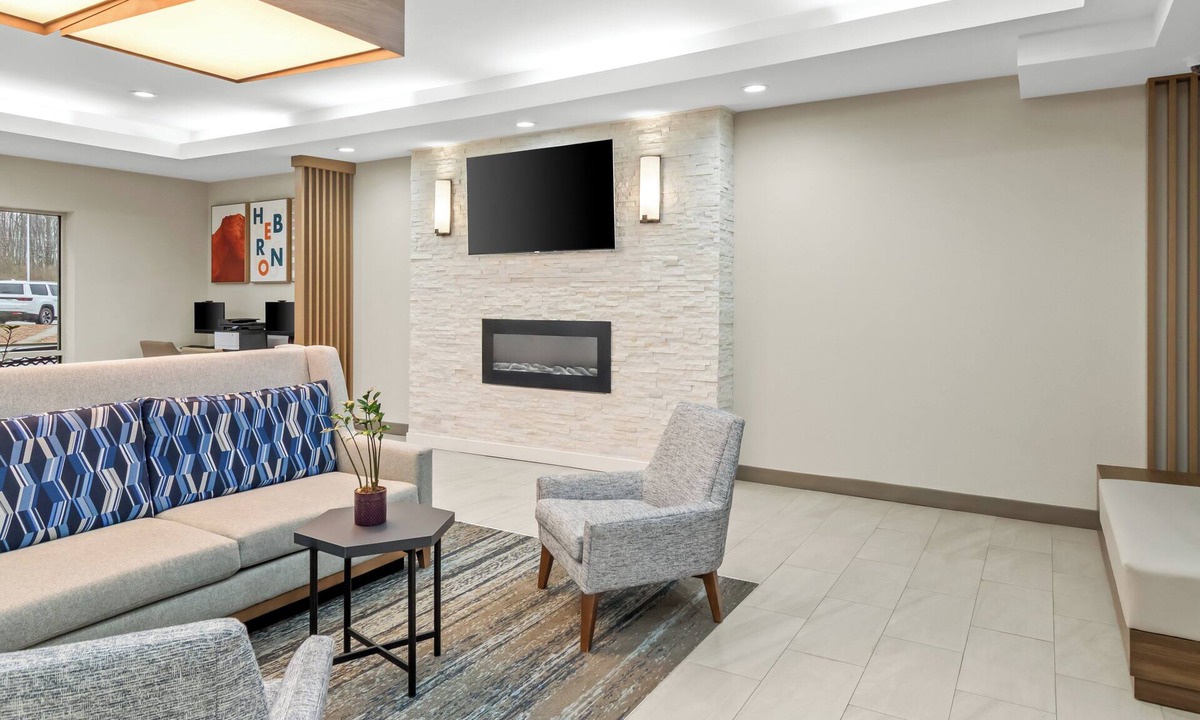 Mount Saint Joseph Hotel | Holiday Inn Express & Suites Hebron - Cincinnati Airport by IHG