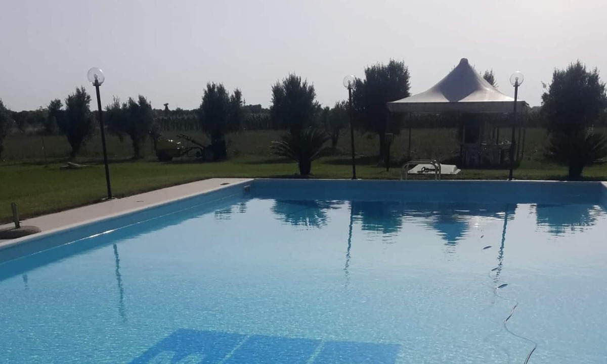 Lizzano House | Homerez - Bungalow 6 km away from the beach for 4 ppl. with shared pool