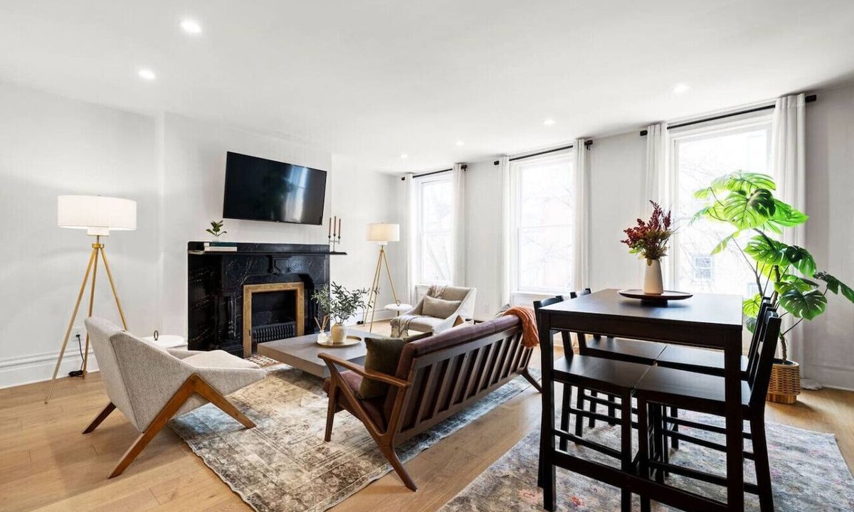 Central Northside Apartment | ★HostWise Stays★ Stylish War Streets Retreat | Easy Walk to Stadiums & Dining