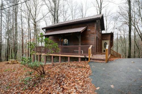 Campton House | Hot Tub Arcade WiFi Whispering Winds - RRG
