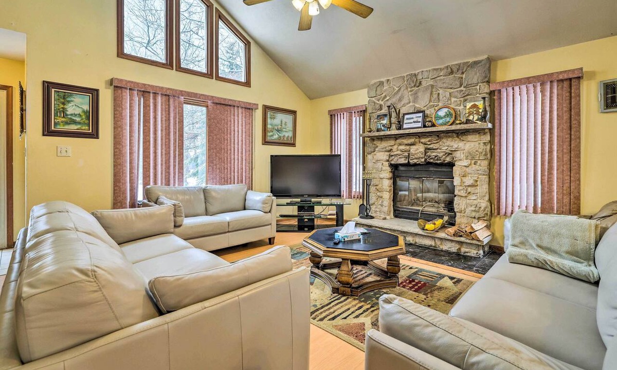 Pocono Mountain Lake Cottage | Hot Tub + Deck: Pet-friendly Poconos Getaway!