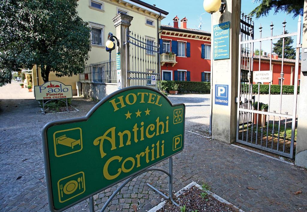 Dossobuono Hotel | Hotel Antichi Cortili