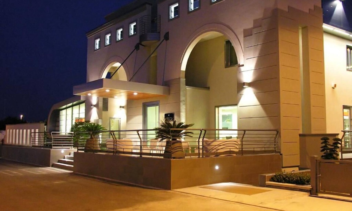 Romano di Lombardia Hotel | Hotel La Conchiglia