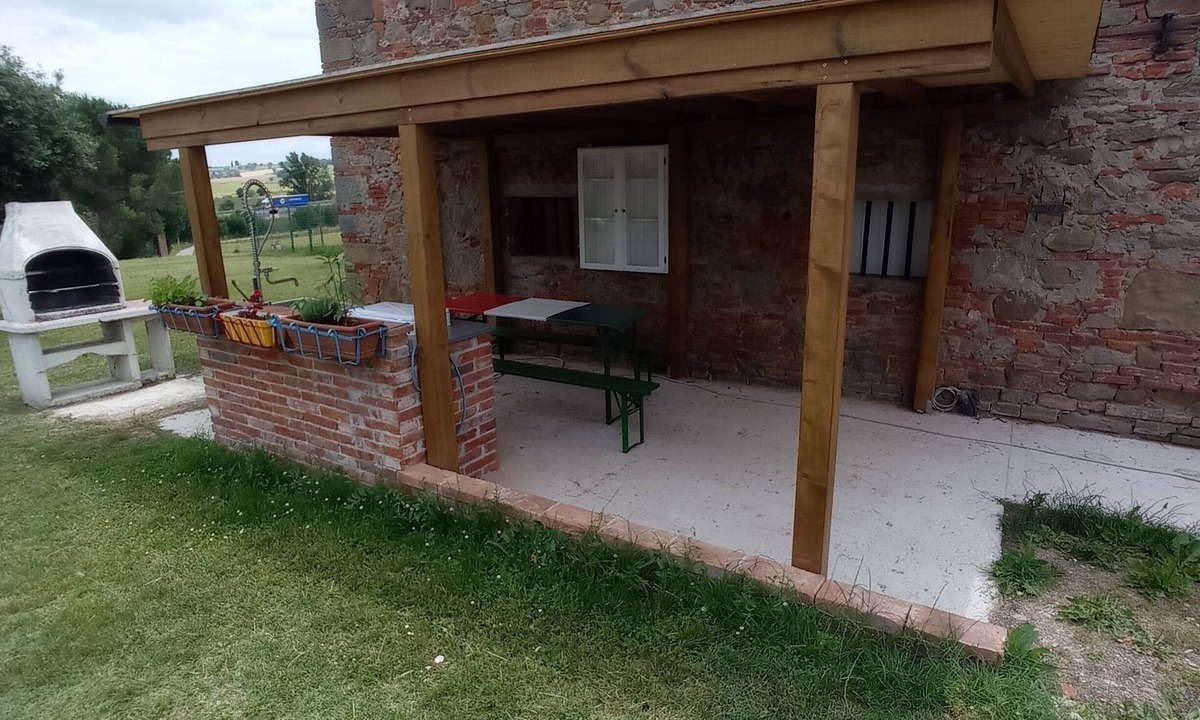 Monte San Savino House | House nestled in the Tuscan countryside ideal for families. supermarkets 4km away
