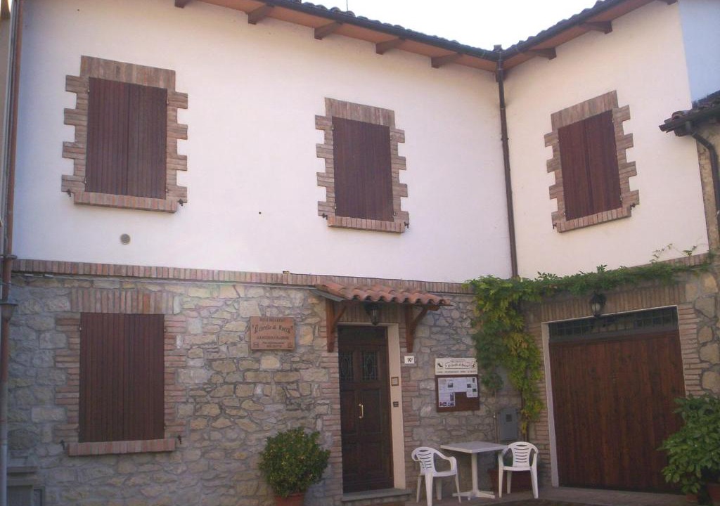 Rocca Malatina Apartment | Il cortile di Rocca