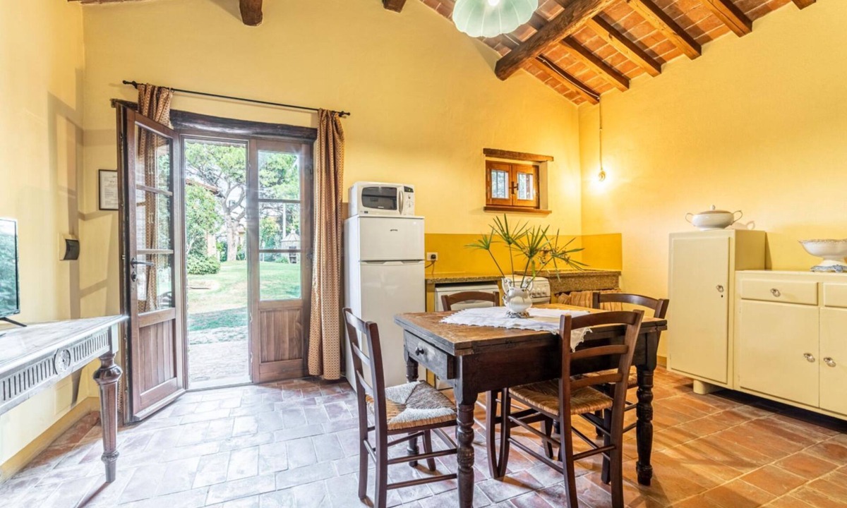 Marciano della Chiana Apartment | "Il Querciolo" Apartment "Carnovalino" for 2 people in a farmhouse in Valdichiana, in the heart of Tuscany
