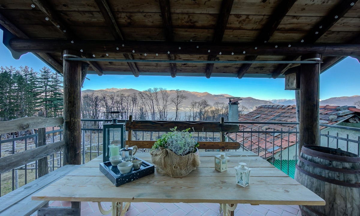 Castelveccana Villa | Il Vigneto Sul Lago Vineyard Lake View, Castelveccana, Italy