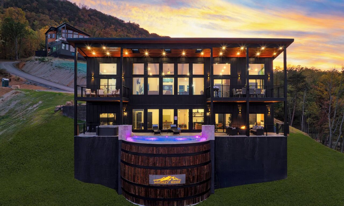 Sevierville House | Infinity Pool, Hot Tub, Game Room, Panoramic Views | Whiskey Ridge by AvantStay
