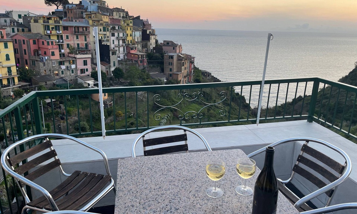Corniglia Apartment | Isola Apartment with terrace and Stunning sea view