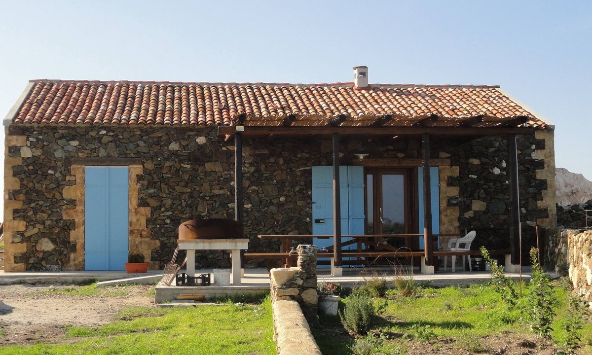 Sassari House | Isolated traditional sheepfold with pool overlooking the countryside. Sea at 500