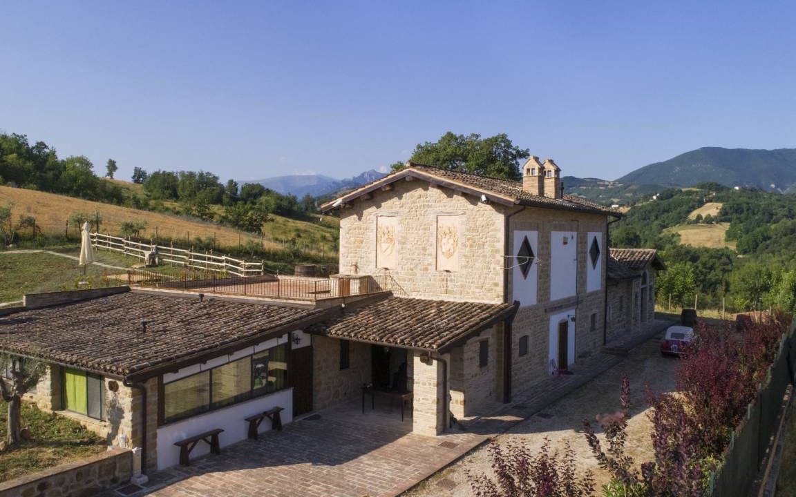 Camporotondo di Fiastrone House | 200 m² House ∙ 6 bedrooms ∙ 14 guests