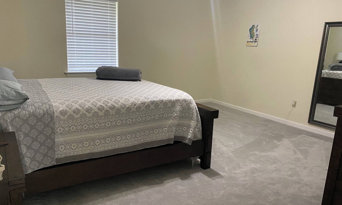 Mobile Condo | IXORA Perfect Townhome in Mobile, 2-bedroom w/WiFi AC, 2 assigned parking spaces