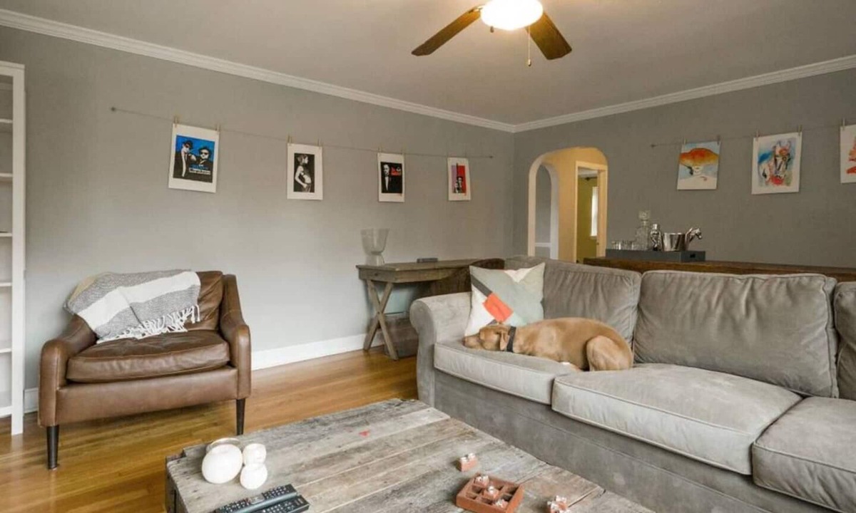 Berwyn House | K9 Cottage @ Berwyn MainLine - No Pet Fees