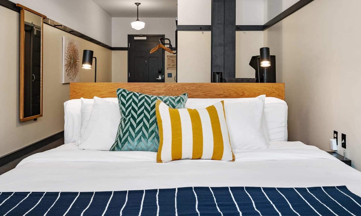East Liberty Apartment | Kasa | Everything You Need in East Liberty | The Maverick