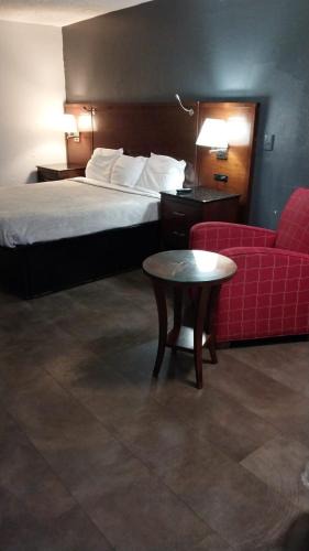 Jackson Apartment | King Bed Hotel Room 221