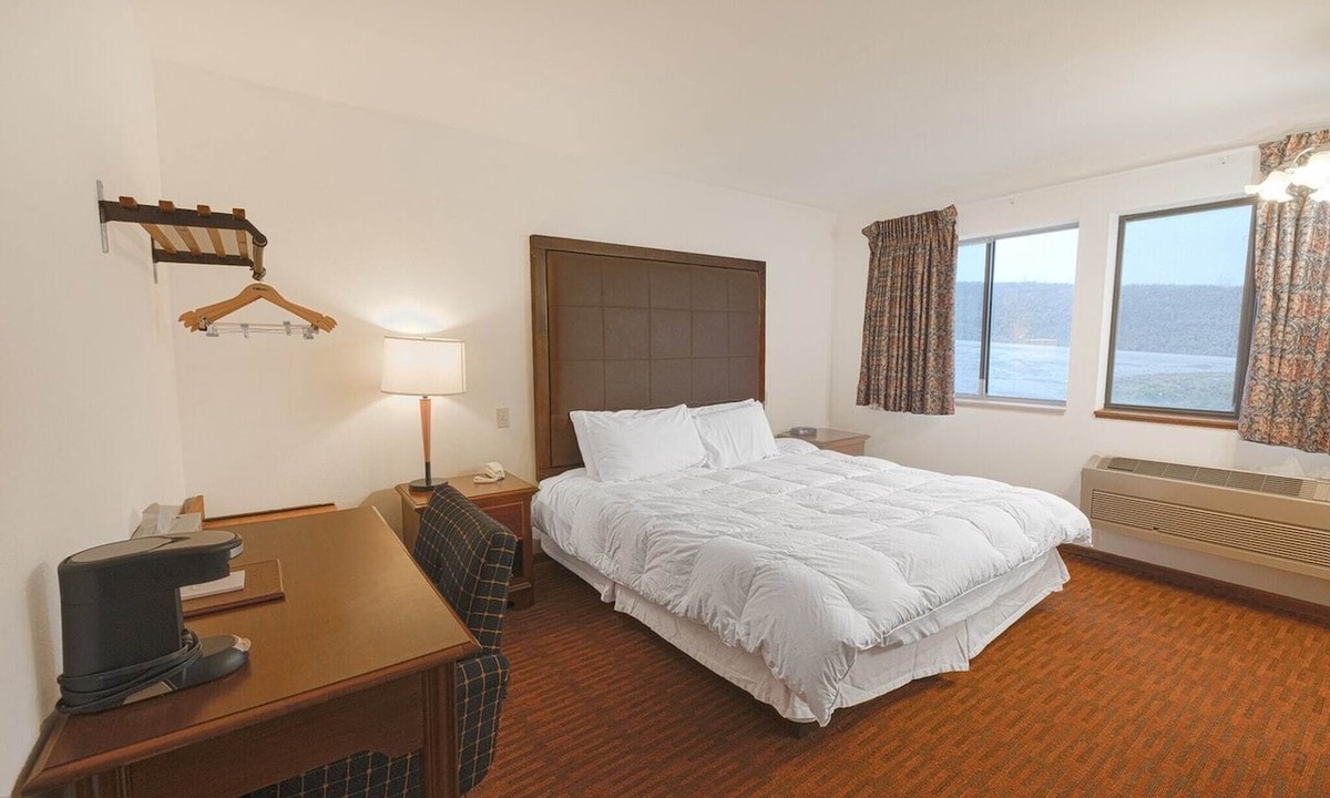 Harlan Apartment | King Bed|Non-Smoking
