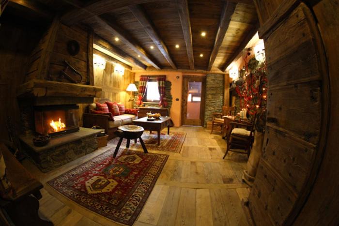 Brusson Bed & Breakfast | La Luge D'Antan Maison d'Hôtes & SPA