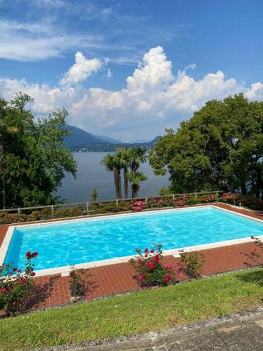 Stresa Apartment | La Suite dell'Artista SWIMMING POOL AND AIR CONDITIONING