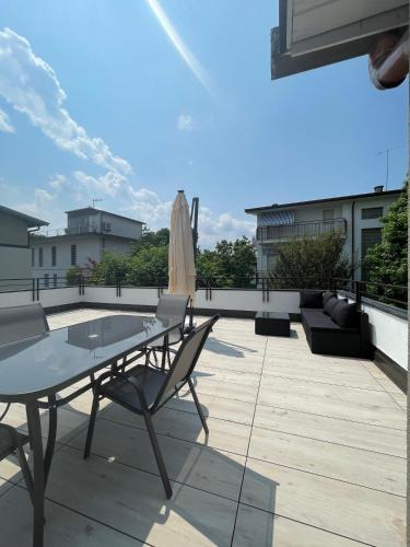 Casbeno Apartment | LA TERRAZZA - Very Quiet - Free park - 3 min from Varese center and lake - AIR Conditioning - Cycling friendly