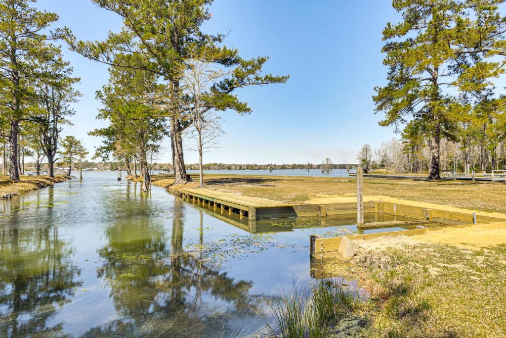 Moncks Corner House | Lake Moultrie Access: Moncks Corner Home w/Dock
