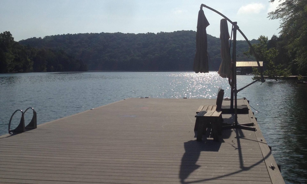La Follette House | Lakefront 5 BR Vacation Home w/Large Private Dock- Only 12 Steps to the lake!