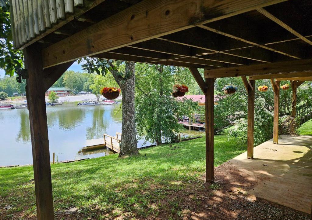 Dayton House | LAKEFRONT Home at Lake Chickamauga! Walk to the Marina!