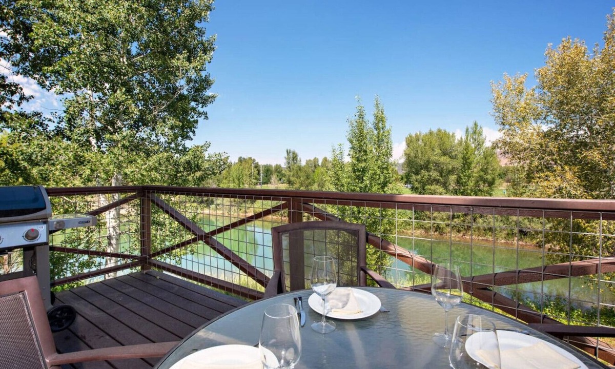 Basalt Villa | Lakeside Home w/Views Near Basalt, 18 Mi. to Aspen