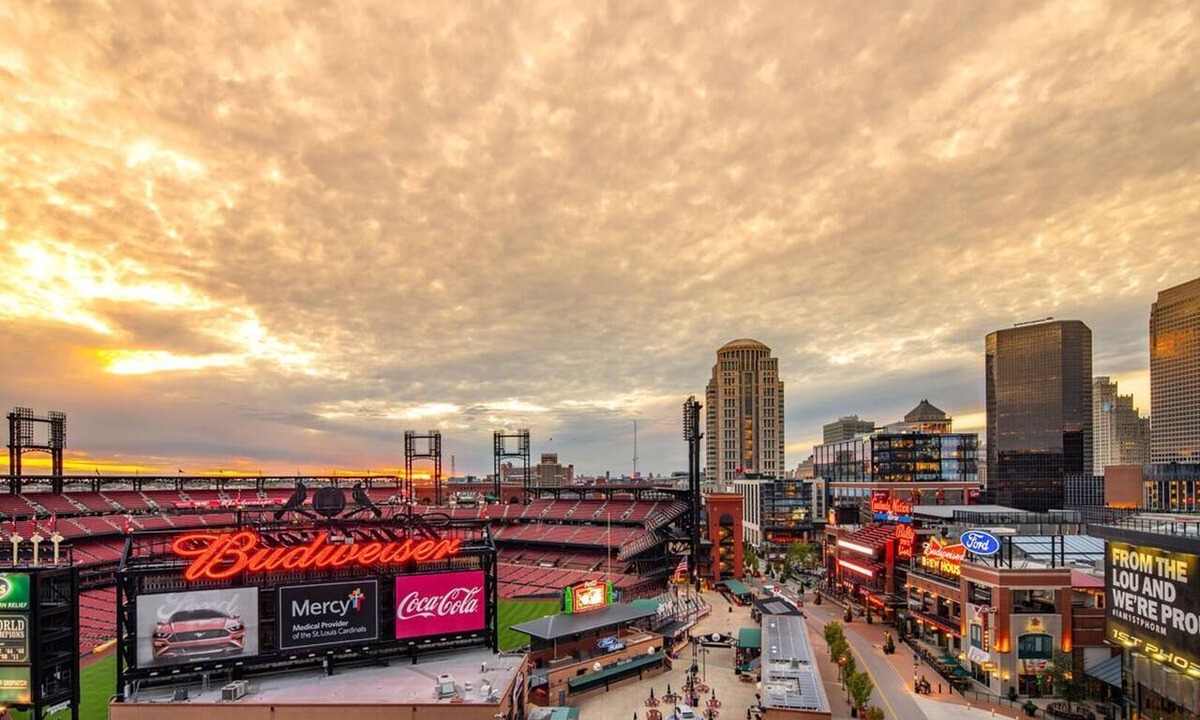 Downtown St. Louis Apartment | Landing | Incredible 1BD, Pool, Courtyard