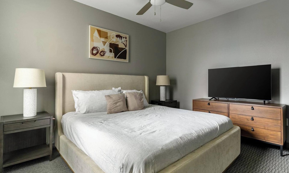 University District Apartment | Landing | Modern 2BD, Clubhouse, Game Room