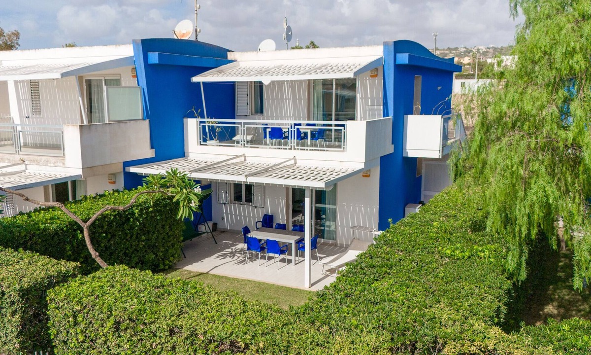 Marina di Ragusa House | Levante, Holiday Home 100 metres from the sandy beach and near the centre
