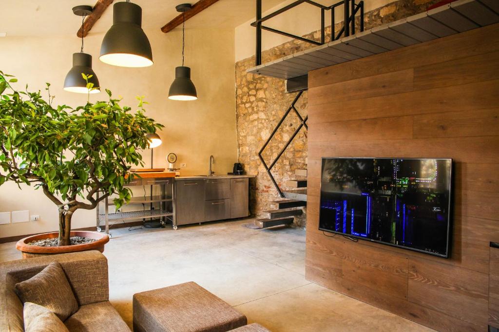 Nord-Est Apartment | Loft In The Courtyard