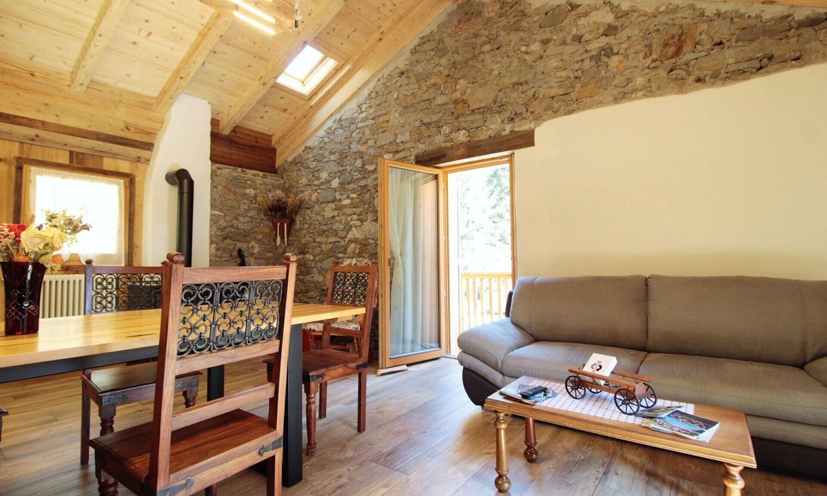 Lozzo di Cadore Apartment | Lovely apartment for 5 guests with WIFI, balcony, pets allowed and panoramic view