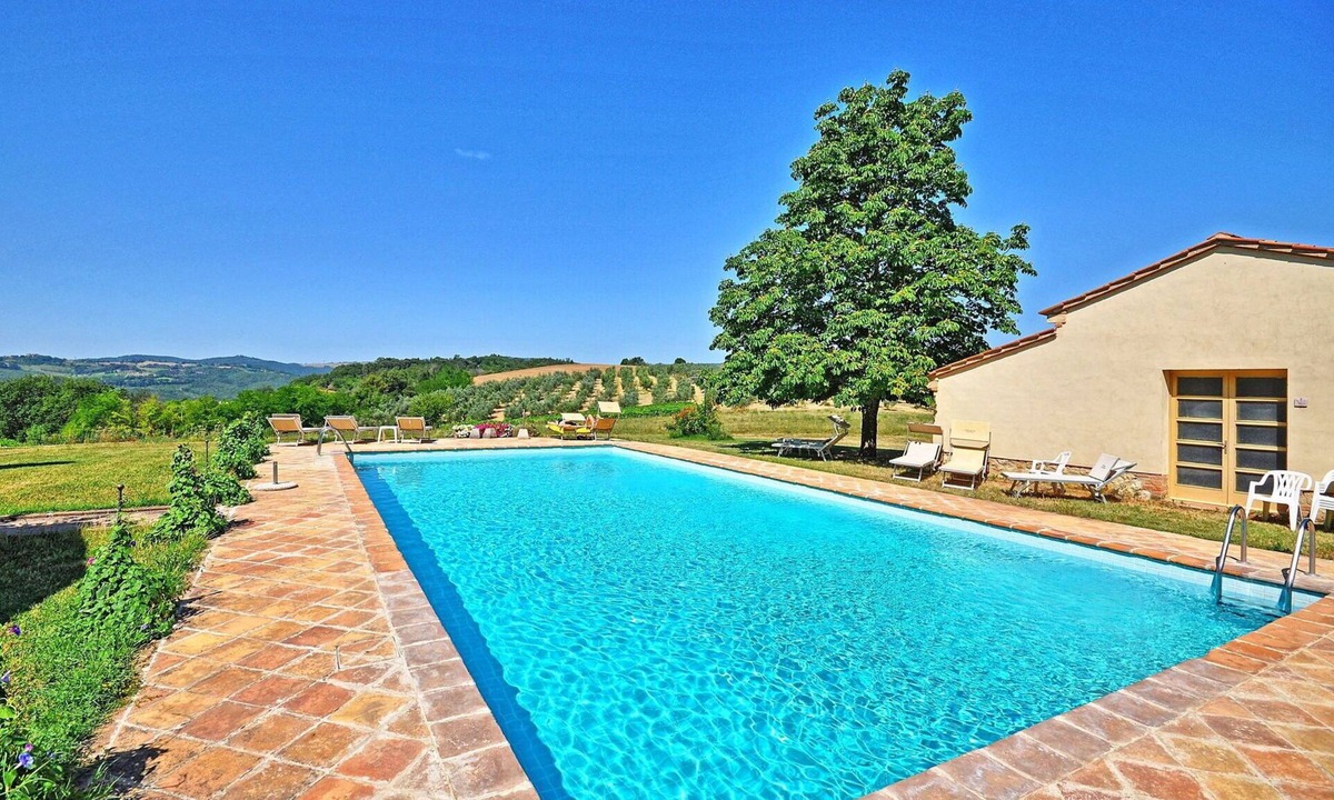 San Gimignano Apartment | Lovely apartment for 4 people with pool, WIFI, A/C, TV and panoramic view