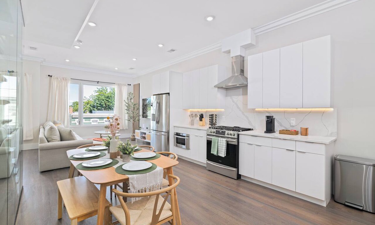 Jersey City House | LUX 3BR 2Bath Gem with FREE Parking & Private Rooftop Minutes to NYC!