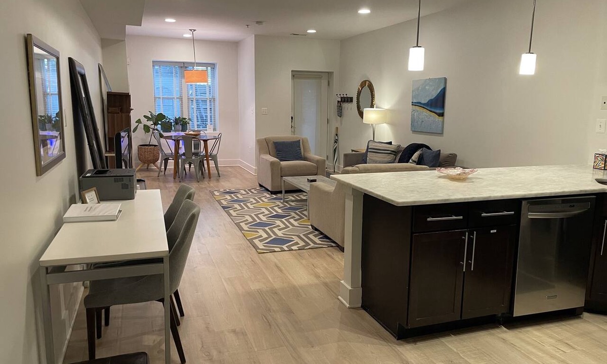 Columbia Heights Apartment | Luxe 2BD/2BA Townhouse in Hip Area - Near Metro