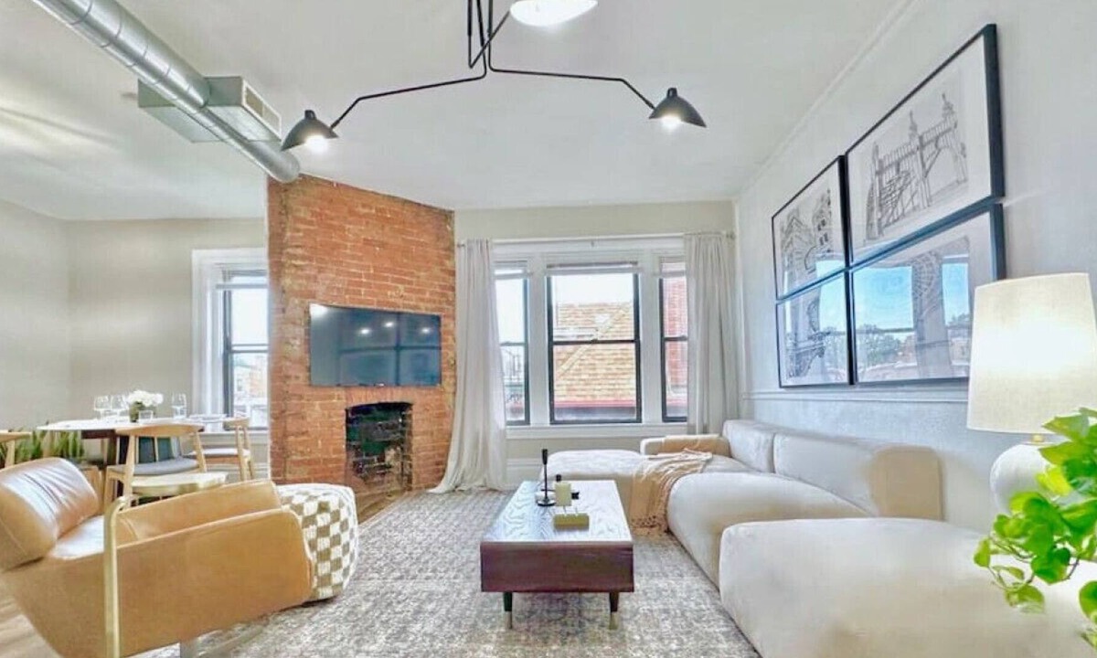 Bloomfield Apartment | Luxe Bloomfield Penthouse | Central | Free Parking