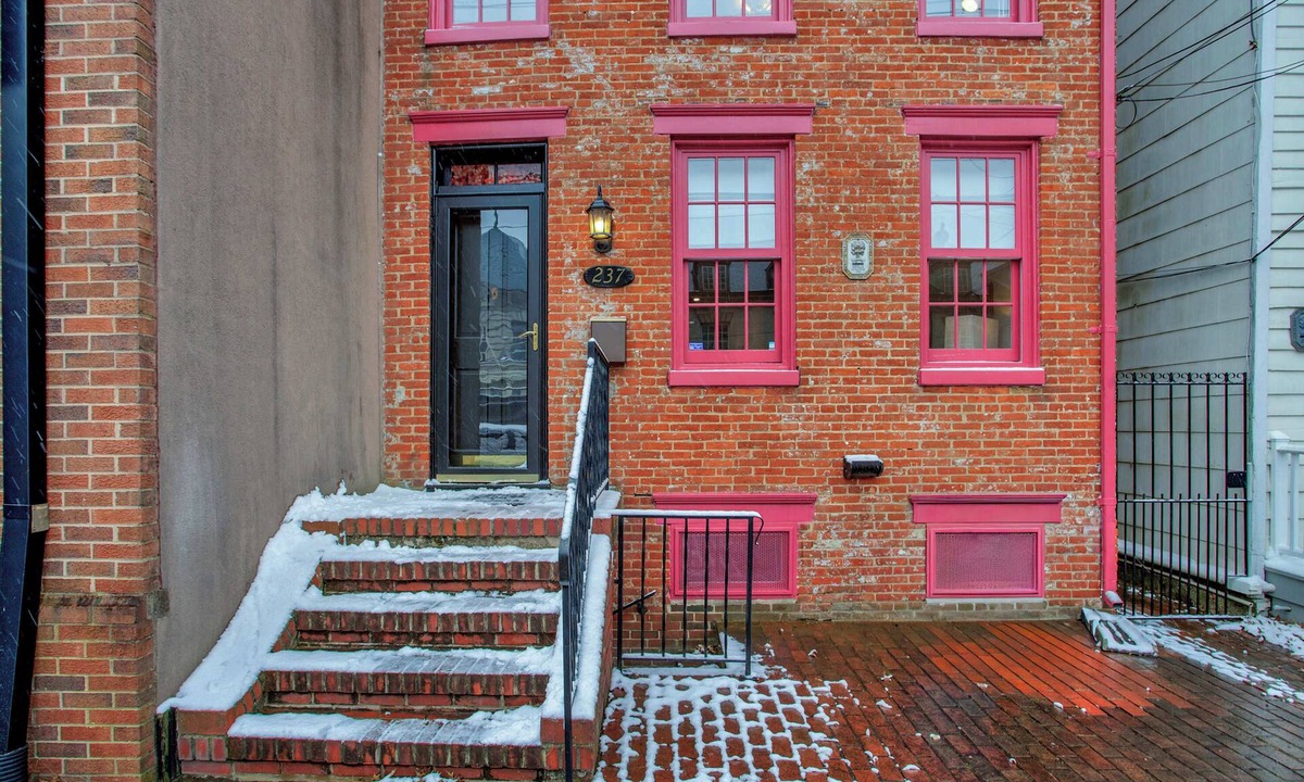 Historic District House | Luxe Row Home Steps to USNA Gate 3!