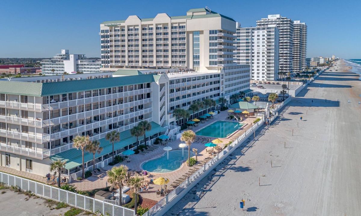 Ortona Park Resort | Luxurious 1 bedroom suite with direct ocean view on private balcony !