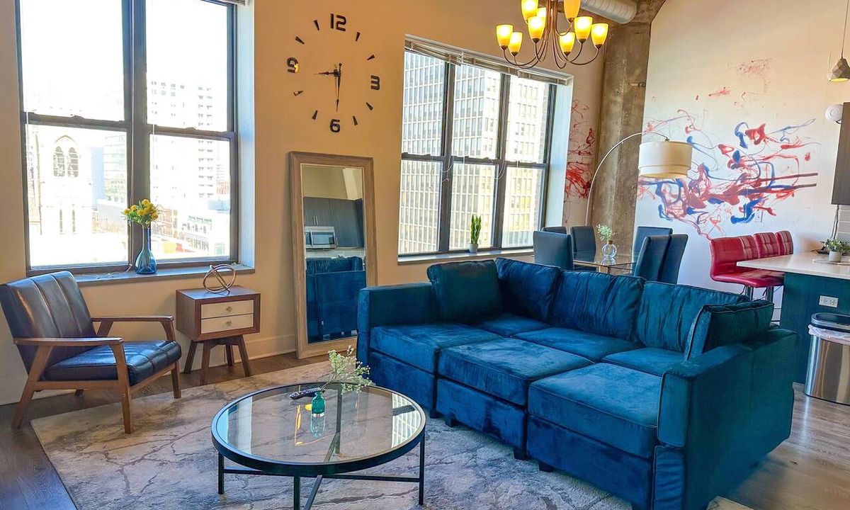 Near South Side Apartment | Luxury 3BR Duplex with Private Rooftop Penthouse with Views Near McCormick Place