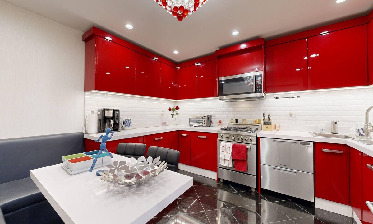 Brighton Beach Apartment | Luxury Beachside Stay In Coney Island 30 Min Subway Ride Into Times Square