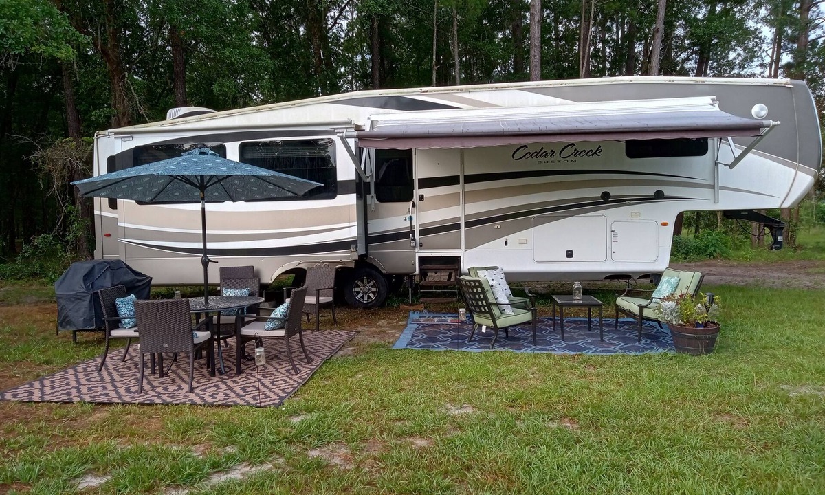 Micanopy House | Luxury camping on horse farm in Reddick