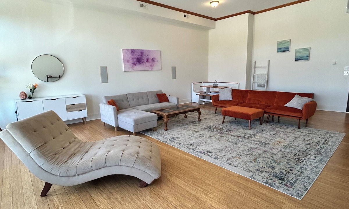 Fairfield Apartment | Luxury Downtown Loft w/Rooftop Patio & Sauna - Sleeps 12 - Walk to Square