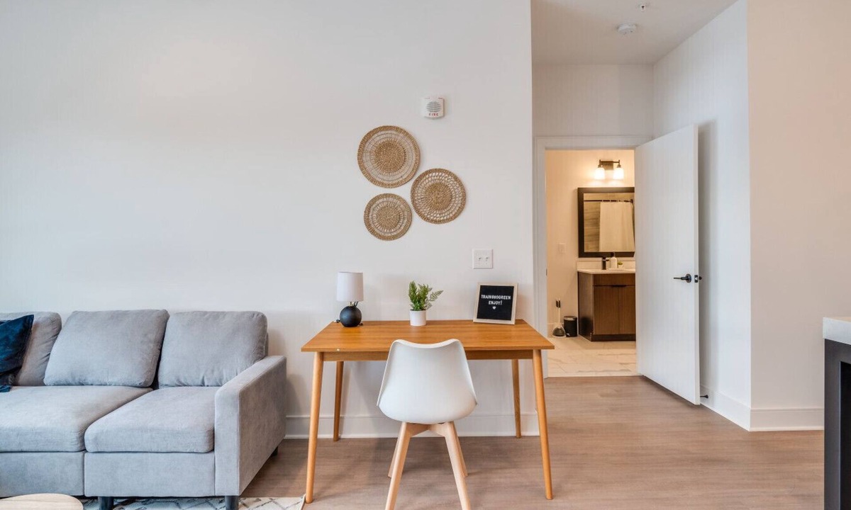 Pendleton Apartment | Luxury OTR Condo w/Pool, Gym & Rooftop