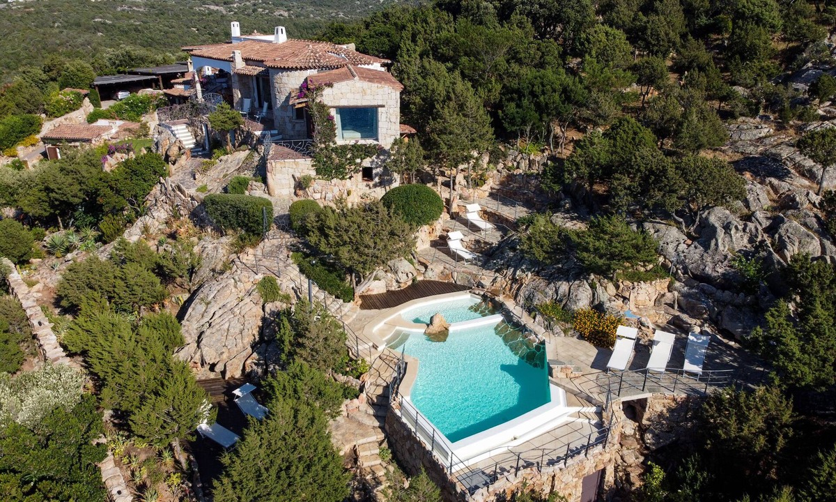 Baja Sardinia Villa | Luxury Villa Sea View Pool among the Rocks
