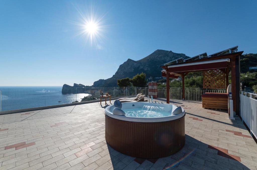 Sirenuse House | MAIN Roof Terrace Apartment