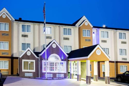 South Charleston Hotel | Microtel Inn & Suites by Wyndham Charleston